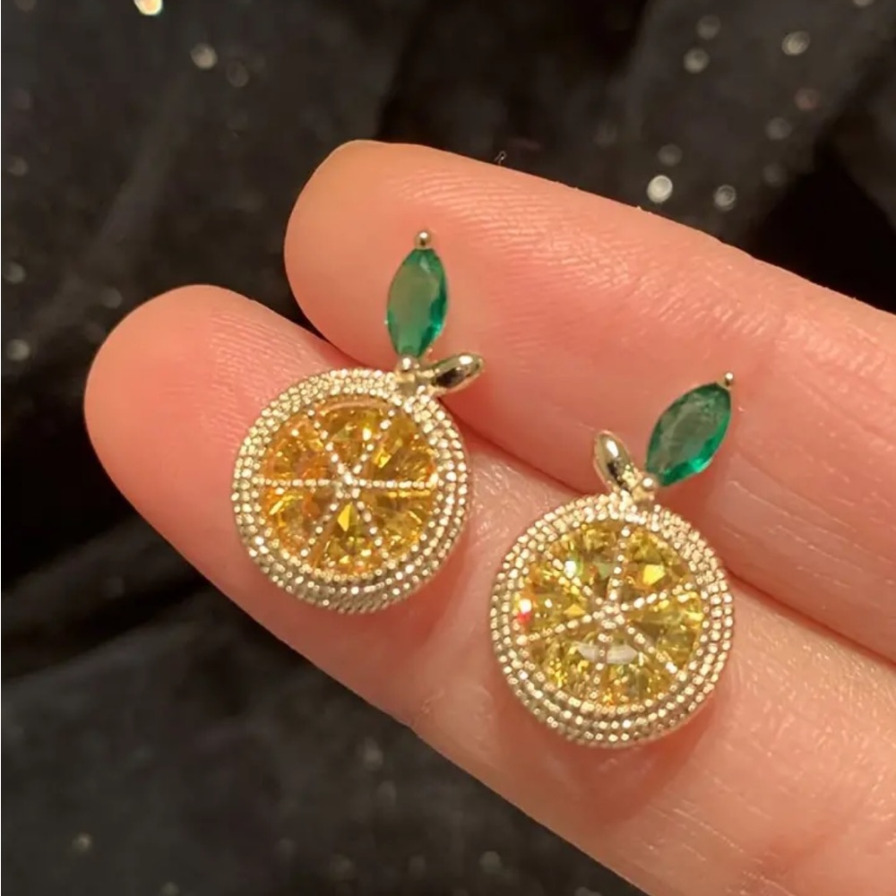 Lemon Slice Stud Earrings - Picture 3 of 4